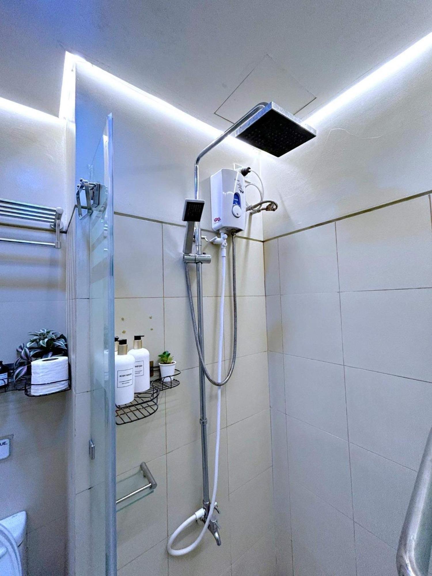 Cozypura Staycation Near Moa, Airport , With Free Fast Wifi, Netflix And Pay Parking ปาไซ ภายนอก รูปภาพ