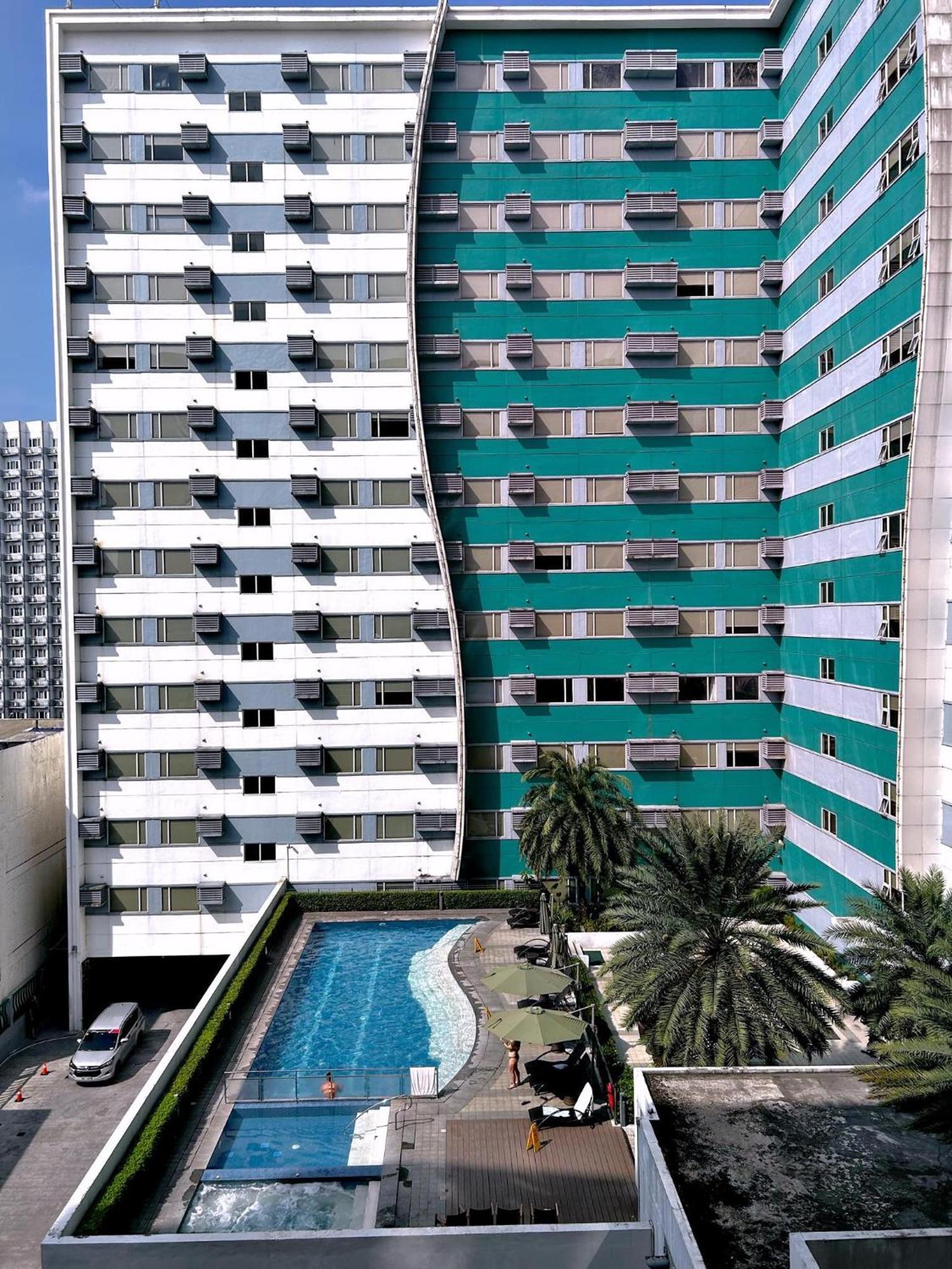 Cozypura Staycation Near Moa, Airport , With Free Fast Wifi, Netflix And Pay Parking ปาไซ ภายนอก รูปภาพ